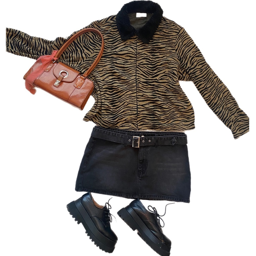 Sold striped fuzzy collar jacket / top
